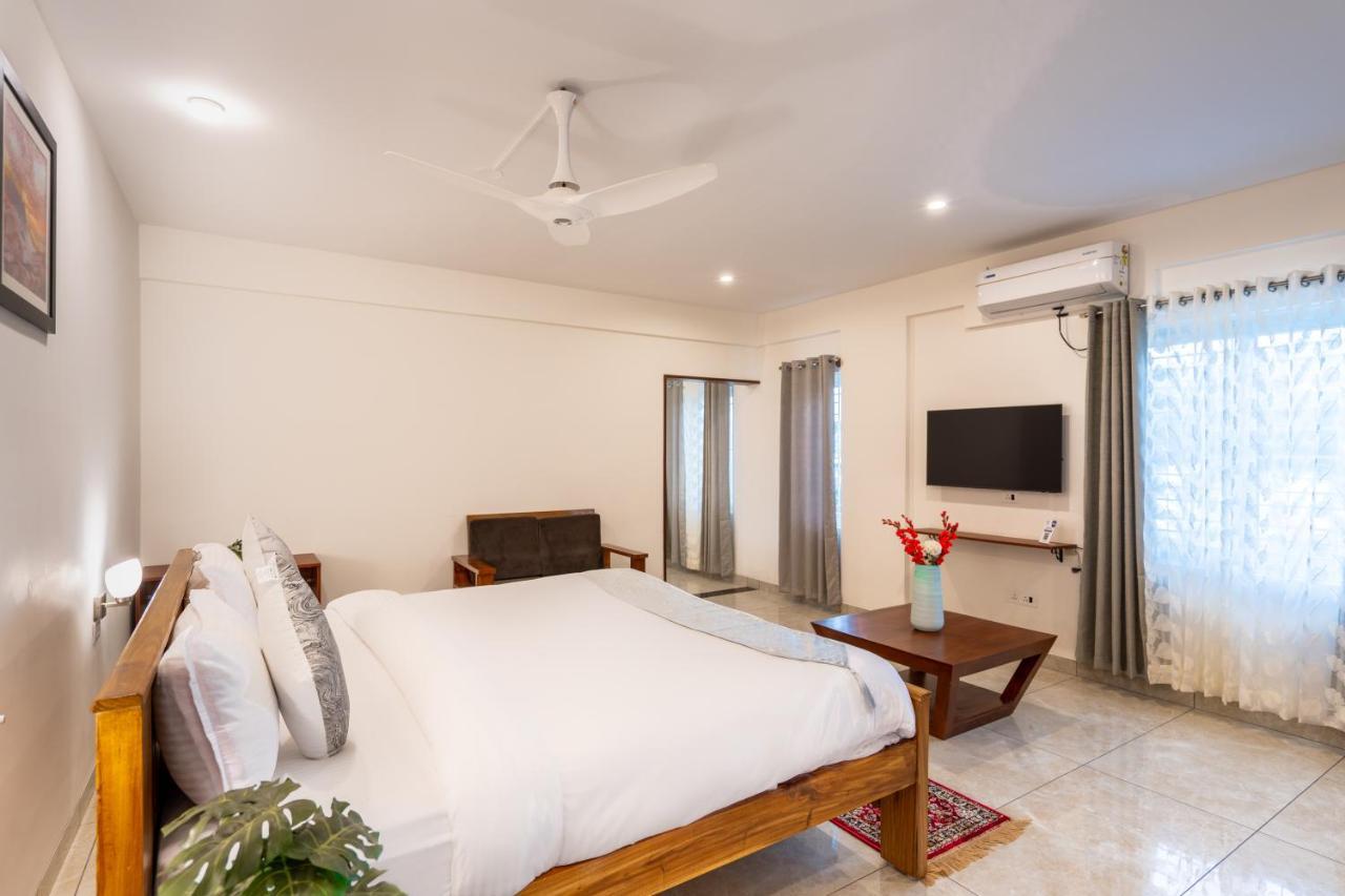The Silver Chimes Suites Bangalore Exterior foto