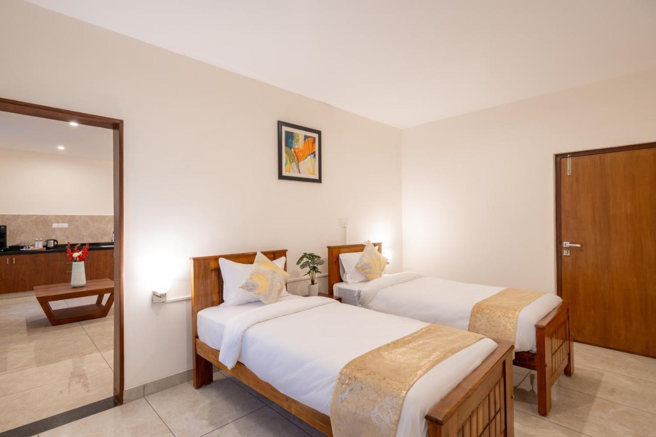The Silver Chimes Suites Bangalore Exterior foto